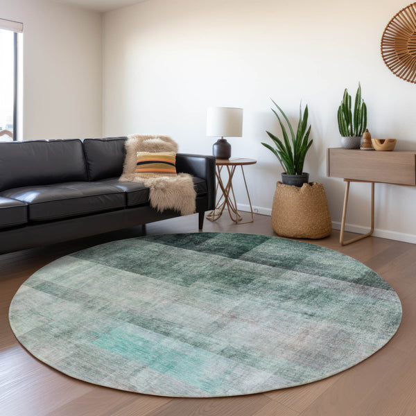 Homeroots 8' Round Teal Round Ombre Washable Non Skid Indoor Outdoor Area Rug Teal Polyester 563687