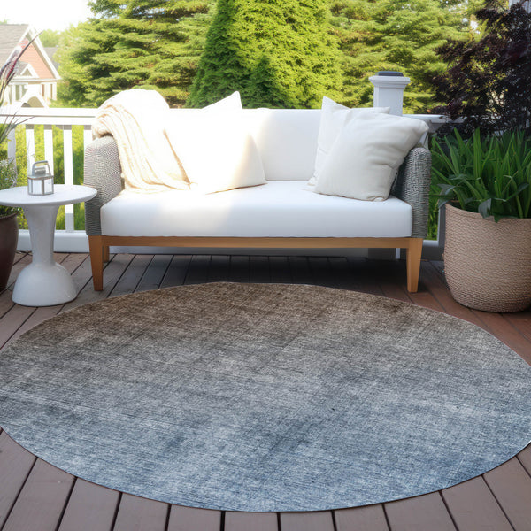 Homeroots 8' Round Blue And Green Round Ombre Washable Non Skid Indoor Outdoor Area Rug Chocolate Polyester 563696