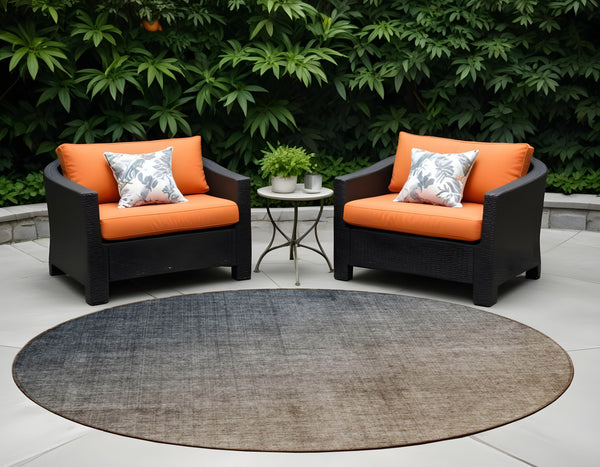 Homeroots 8' Round Taupe And Gray Round Ombre Washable Non Skid Indoor Outdoor Area Rug Gray Polyester 563705