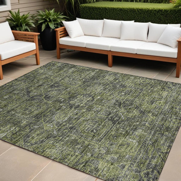 HomeRoots 5' Gray Oriental Area Rug - Stylish, Washable Design for Indoor and Outdoor High-Traffic Spaces 10' X 14' 563816