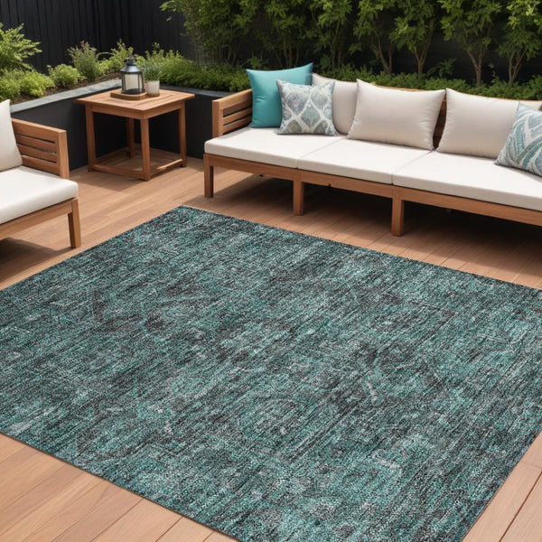 HomeRoots 5' Gray Oriental Area Rug - Stylish, Washable Design for Indoor and Outdoor High-Traffic Spaces 10' X 14' 563852