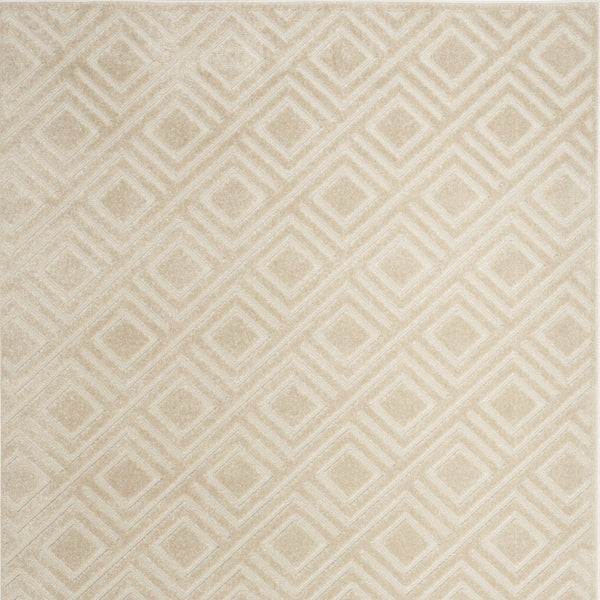 Homeroots 5' X 7' Beige Geometric Area Rug  Polypropylene 564023