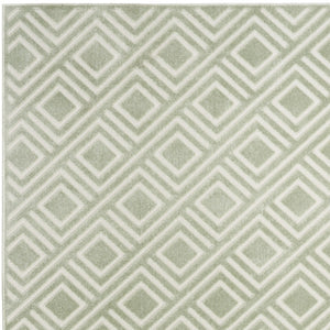 Homeroots 5' X 7' Green Geometric Area Rug  Polypropylene 564033