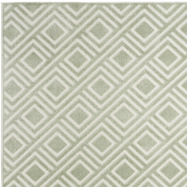 Homeroots 5' X 7' Green Geometric Area Rug  Polypropylene 564033