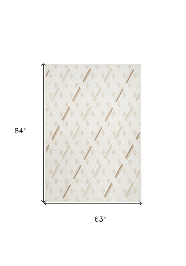 Homeroots 5' X 7' Cream Geometric Area Rug  Polypropylene 564037