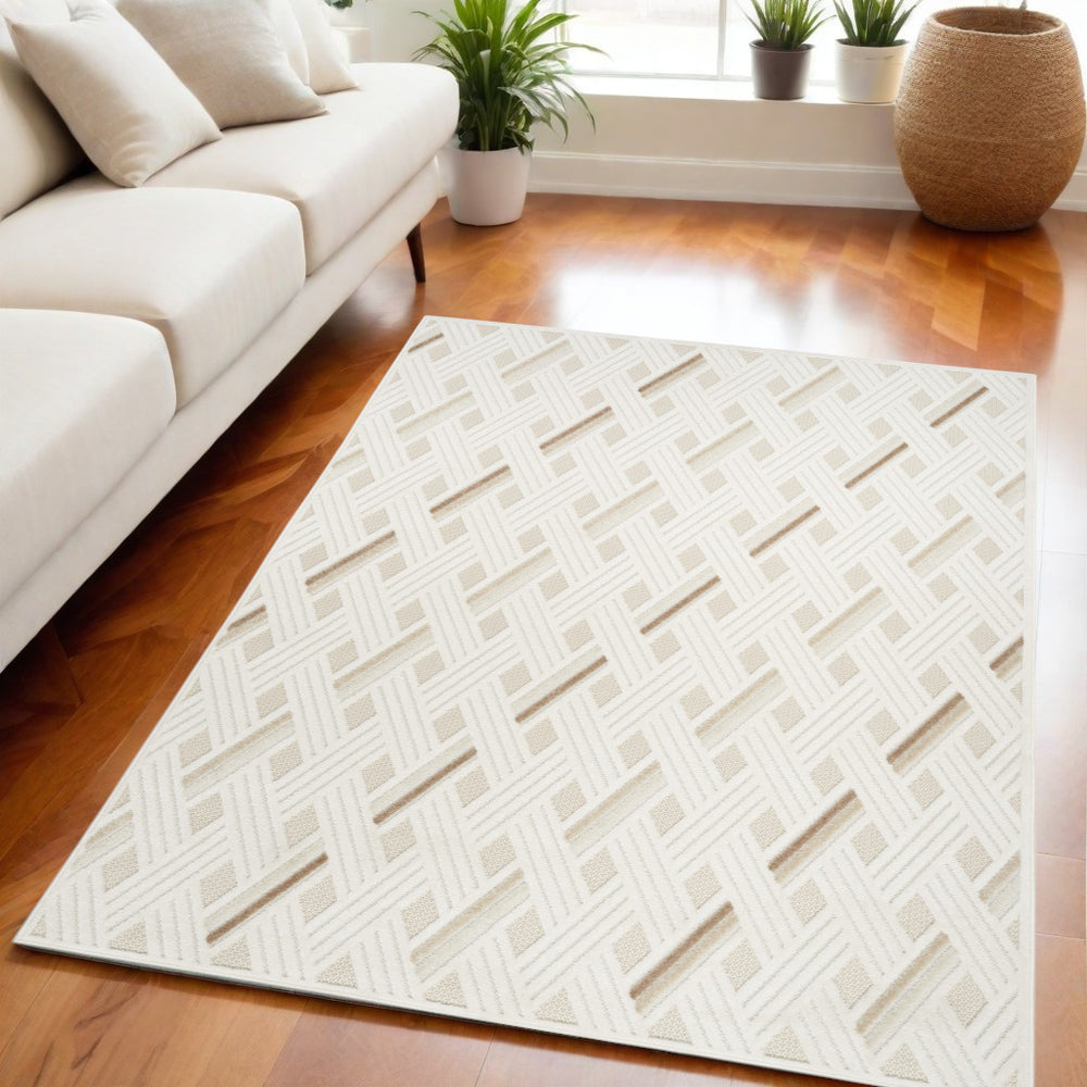 Homeroots 5' X 7' Cream Geometric Area Rug  Polypropylene 564037