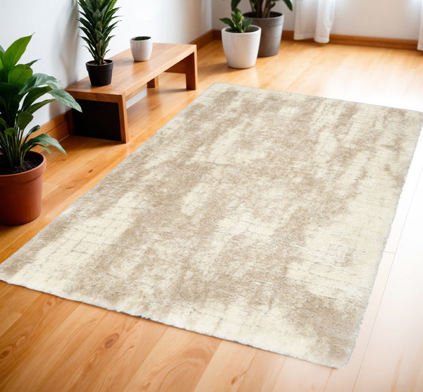 HomeRoots 4' Plush Beige and Ivory Abstract Shag Area Rug - Soft, Durable, and Stylish for Any Room Decor 4' X 6' 564065