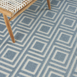 HomeRoots 7' Contemporary Blue Geometric Area Rug - Stylish Low-Pile Design for Modern Living Spaces 7' X 9' 564095