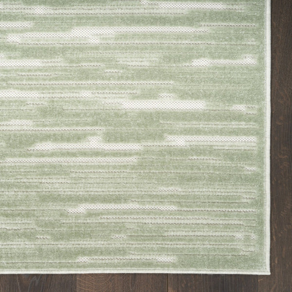 HomeRoots 7' Contemporary Green Geometric Area Rug - Stylish Low-Pile Design for Modern Living Spaces 7' X 9' 564100