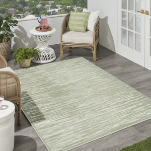 HomeRoots 7' Contemporary Green Geometric Area Rug - Stylish Low-Pile Design for Modern Living Spaces 7' X 9' 564100