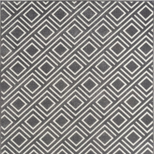 Homeroots 7' X 9' Gray Geometric Area Rug  Polypropylene 564105