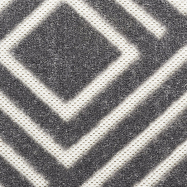 HomeRoots 7' Modern Gray Geometric Area Rug - Stylish Low-Pile Design for Living Rooms & Entryways 7' X 9' 564105