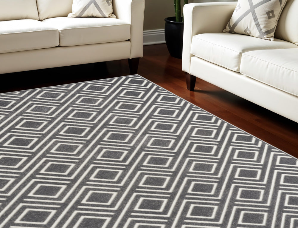 Homeroots 7' X 9' Gray Geometric Area Rug  Polypropylene 564105