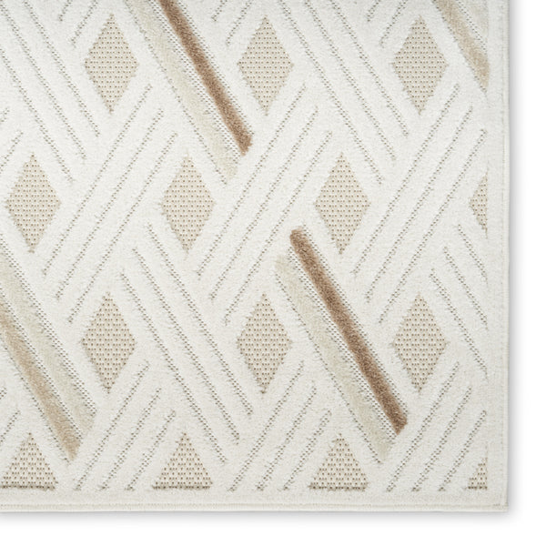 Homeroots 7' X 9' Cream Geometric Area Rug  Polypropylene 564106