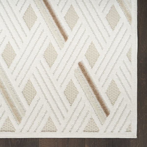HomeRoots 7' Elevate Your Space with a Modern Cream Geometric Area Rug for Stylish, Everyday Use 7' X 9' 564106
