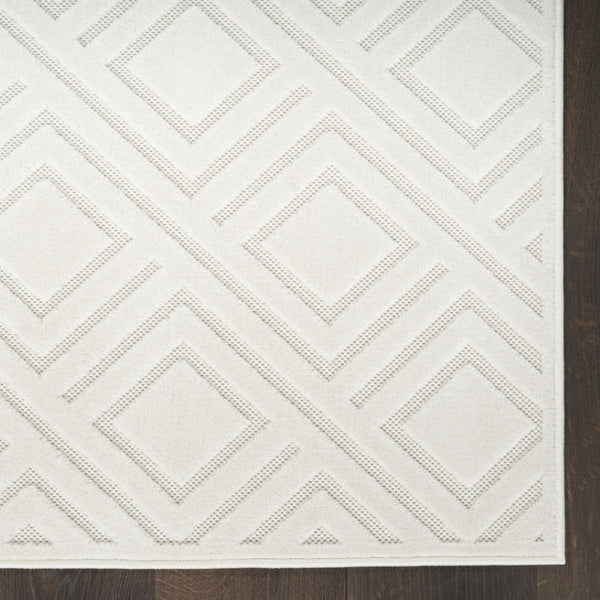 HomeRoots 7' Cream Geometric Area Rug - Soft Low-Pile Design for Modern Living Spaces, Durable & Stylish Floor Covering 7' X 9' 564108