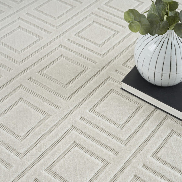 HomeRoots 7' Cream Geometric Area Rug - Soft Low-Pile Design for Modern Living Spaces, Durable & Stylish Floor Covering 7' X 9' 564108