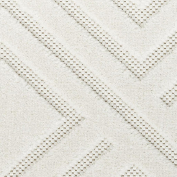 HomeRoots 7' Cream Geometric Area Rug - Soft Low-Pile Design for Modern Living Spaces, Durable & Stylish Floor Covering 7' X 9' 564108