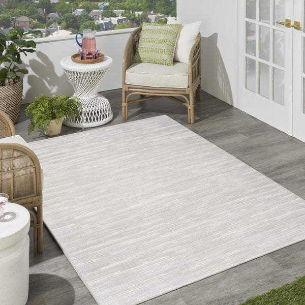 HomeRoots 7' Modern Gray Geometric Area Rug - Stylish Foundation for Living Rooms, Offices, or Dining Spaces 7' X 9' 564109