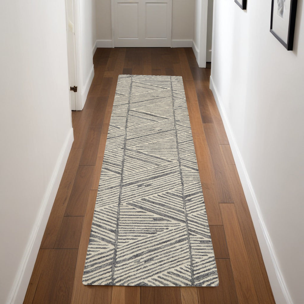 Homeroots 8' Gray And White Wool Abstract Runner Rug - Modern Style For Hallways, Cabinets & Laundry Rooms  Wool 564177