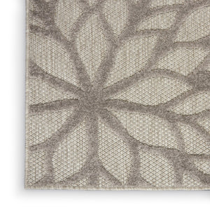 HomeRoots 9' Gray and Silver Floral Area Rug - Durable Indoor/Outdoor Charm for High-Traffic Spaces & Easy Care 564203