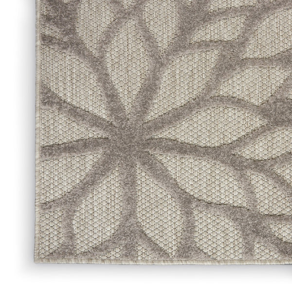 HomeRoots 9' Gray and Silver Floral Area Rug - Durable Indoor/Outdoor Charm for High-Traffic Spaces & Easy Care 564203