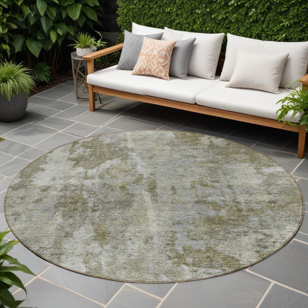 Homeroots 8' Round Green Round Abstract Washable Non Skid Indoor Outdoor Area Rug Beige Polyester 564229