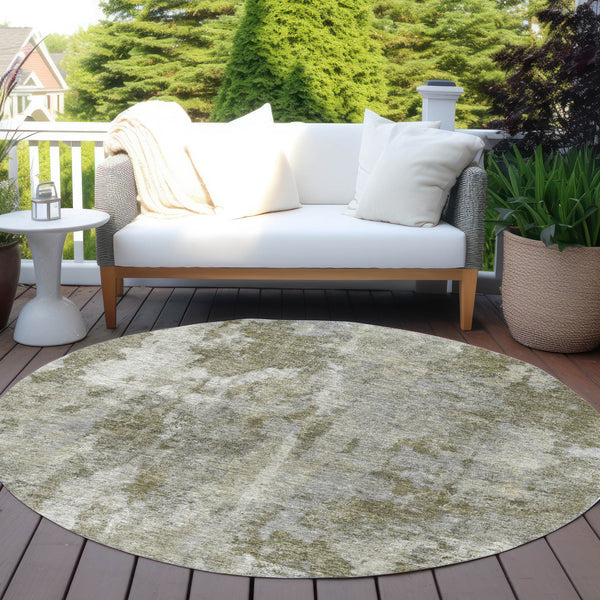 Homeroots 8' Round Green Round Abstract Washable Non Skid Indoor Outdoor Area Rug Beige Polyester 564229