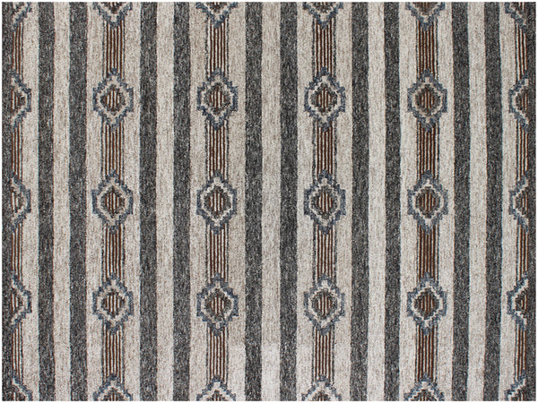 Homeroots 5' X 8' Beige Abstract Geometric Hand Tufted Non Skid Area Rug  Viscose,Polyester 564712