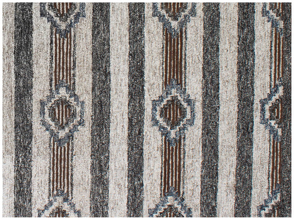 Homeroots 5' X 8' Beige Abstract Geometric Hand Tufted Non Skid Area Rug  Viscose,Polyester 564712