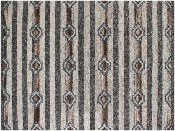 Homeroots 5' X 8' Beige Abstract Geometric Hand Tufted Non Skid Area Rug  Viscose,Polyester 564712