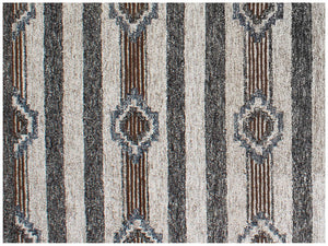 Homeroots 5' X 8' Beige Abstract Geometric Hand Tufted Non Skid Area Rug  Viscose,Polyester 564712