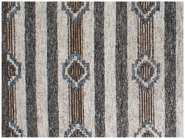 Homeroots 5' X 8' Beige Abstract Geometric Hand Tufted Non Skid Area Rug  Viscose,Polyester 564712