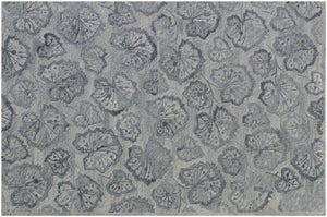 HomeRoots 5' Elegant Hand-Tufted Wool Floral Area Rug – Timeless Design, Stain-Resistant, Non-Skid Comfort Silver 564803