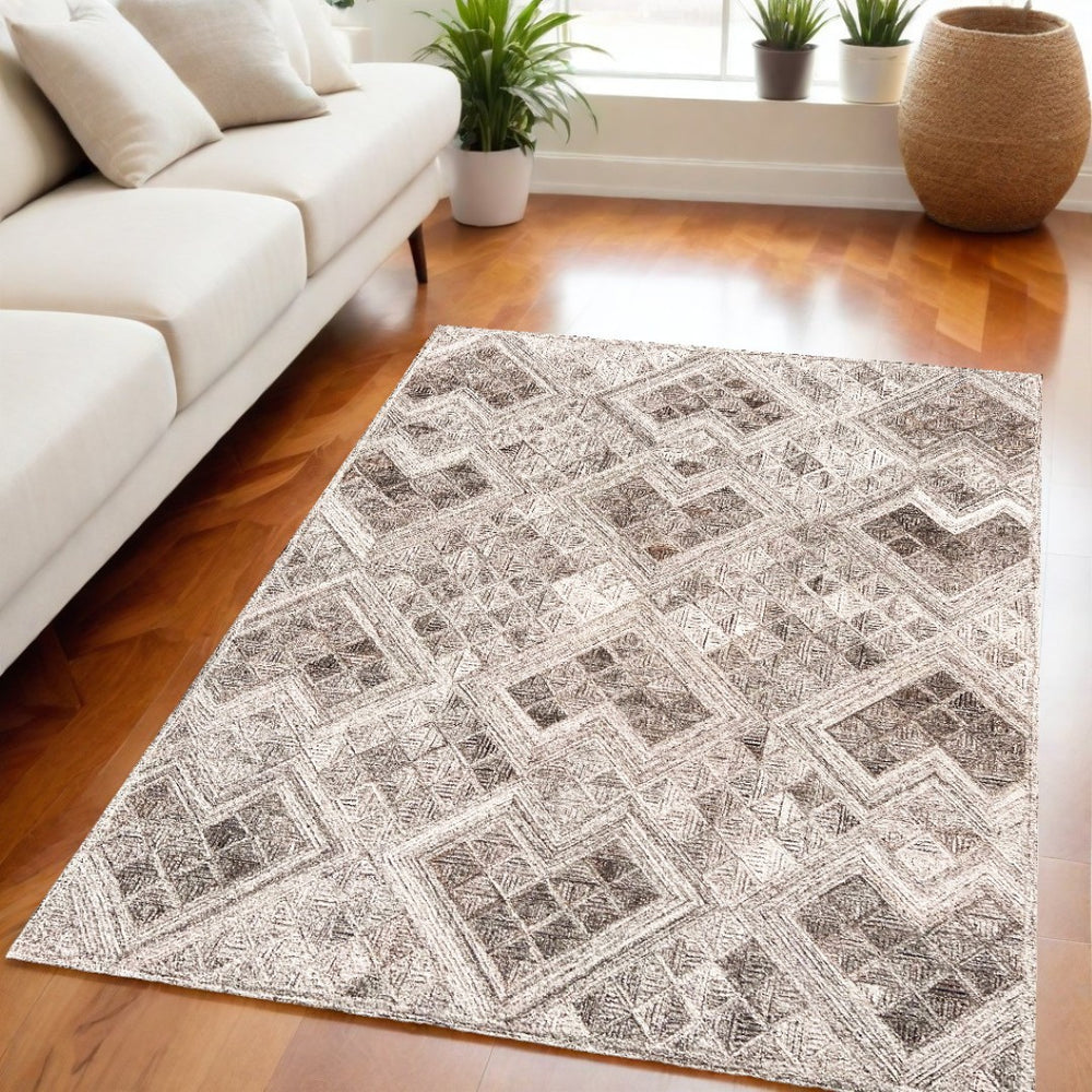 HomeRoots 5' X 8' Silver Abstract Geometric Hand-Tufted Area Rug – Soft, Durable, Non-Skid, Modern Elegance for Your Home 564806