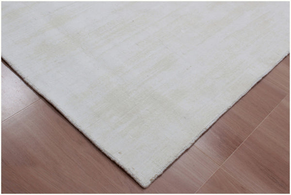 HomeRoots 9' X 12' Ivory Hand Loomed Area Rug - Luxurious, Durable, and Versatile for Any Home Décor Style 564930