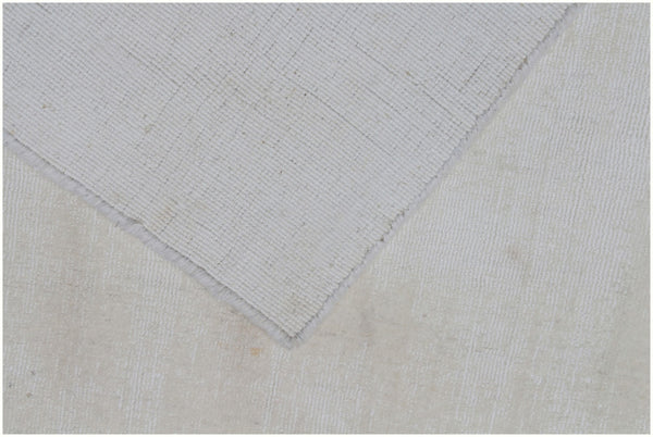 HomeRoots 9' X 12' Ivory Hand Loomed Area Rug - Luxurious, Durable, and Versatile for Any Home Décor Style 564930
