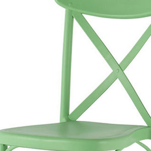 Homeroots Set Of Four 21" Green Heavy Duty Outdoor Stacking Chairs For Stylish Dining & Relaxation Outdoors  Plastic 565178