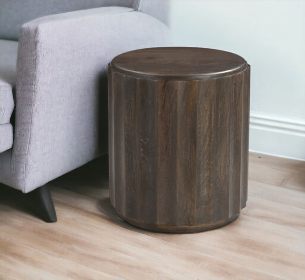 HomeRoots 23" Brown Distressed Solid Wood Round Scalloped Drum End Table - Vintage Charm for Any Room 565312