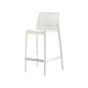 Homeroots Set Of Four Stylish 26" White Heavy Duty Plastic Low Back Outdoor Bar Chairs For Trendy Gatherings   565357