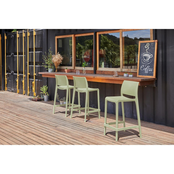 Homeroots Set Of Four 26" Green Heavy Duty Outdoor Bar Chairs – Stylish, Comfortable, Perfect For Your Patio!   565369