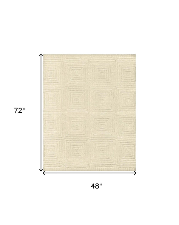 HomeRoots 4' Ivory Wool Geometric Hand-Knotted Area Rug - Durable, Stain-Resistant, Artisan-Crafted Elegance 4' X 6' 565477