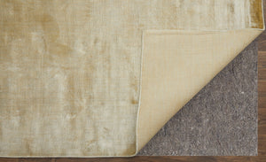 Homeroots 4' X 6' Tan Chevron Hand Woven Area Rug Gray Viscose 565563