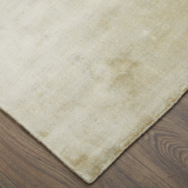 Homeroots 6' X 9' Tan Chevron Hand Woven Area Rug Gray Viscose 565564