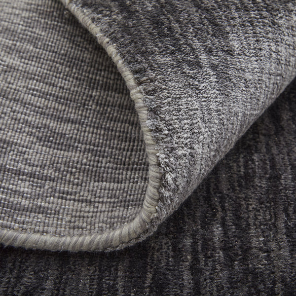 Homeroots 6' X 9' Gray Chevron Hand Woven Area Rug Gray Viscose 565572