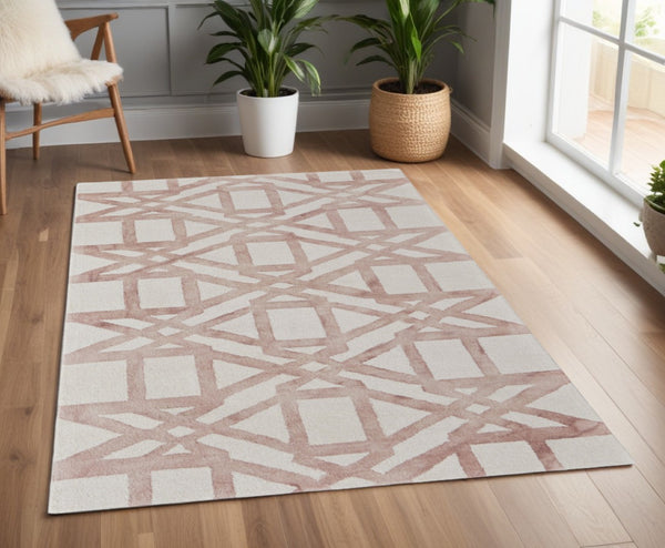HomeRoots 4' Wool Geometric Area Rug in Ivory, Pink, and Tan - Stylish, Durable, and Perfect for Any Space 4' X 6' 565633