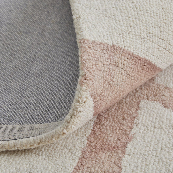 HomeRoots 4' Wool Geometric Area Rug in Ivory, Pink, and Tan - Stylish, Durable, and Perfect for Any Space 9' X 13' 565636