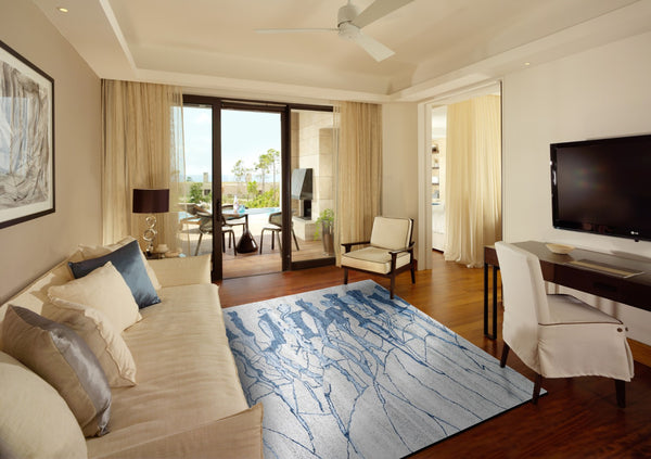 HomeRoots 7' Abstract Hand-Tufted Area Rug in Ivory - Modern Artistry, Soft Comfort for Stylish Spaces Blue 565670