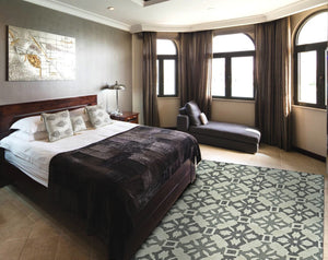 HomeRoots 5' X 8' Hand-Tufted Wool Area Rug with Modern Ivory Geometric Design for Comfort and Durability Gray 565677