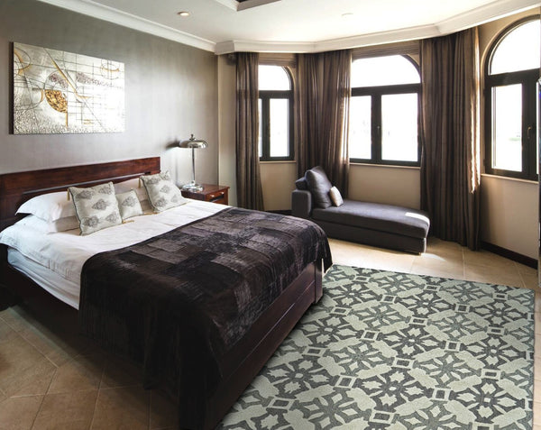 HomeRoots 5' X 8' Hand-Tufted Wool Area Rug with Modern Ivory Geometric Design for Comfort and Durability Gray 565677